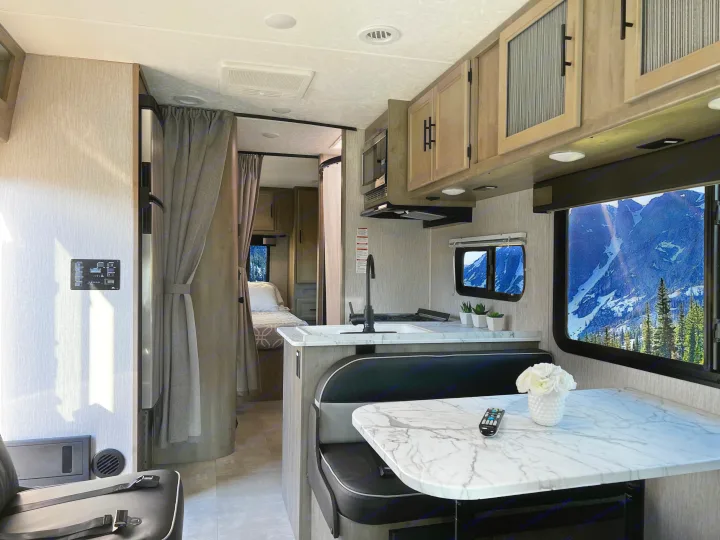 Coachmen Freelander 2022