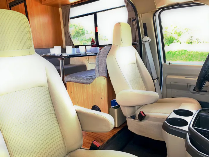Thor Motor Coach Four Winds Majestic 2014