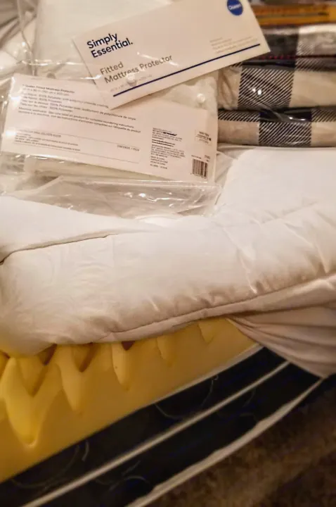On for your trip:
RV mattress
Memory foam w/plush bed mattress cover
mattress protector
plush mattress cover
pillow covers
sheets
blanket
duvet set. Keystone RV Cougar 2020
