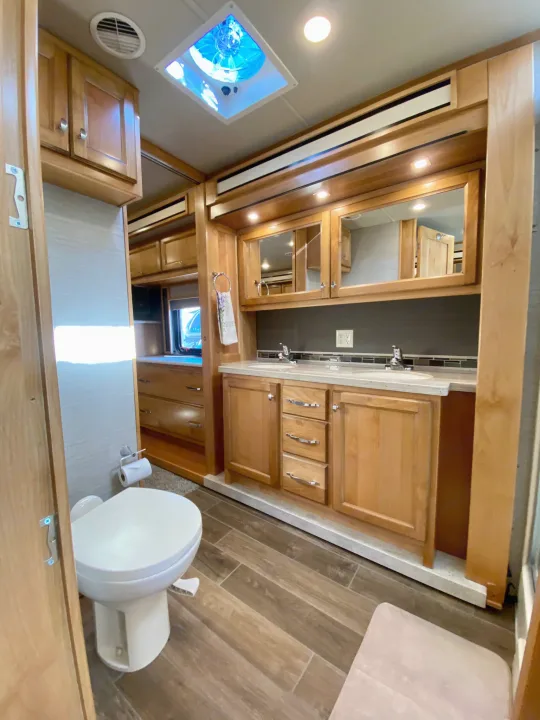 Tiffin Motorhomes Allegro Red 2021