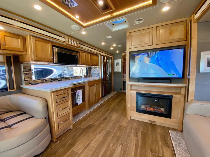 Tiffin Motorhomes Allegro Red 2021