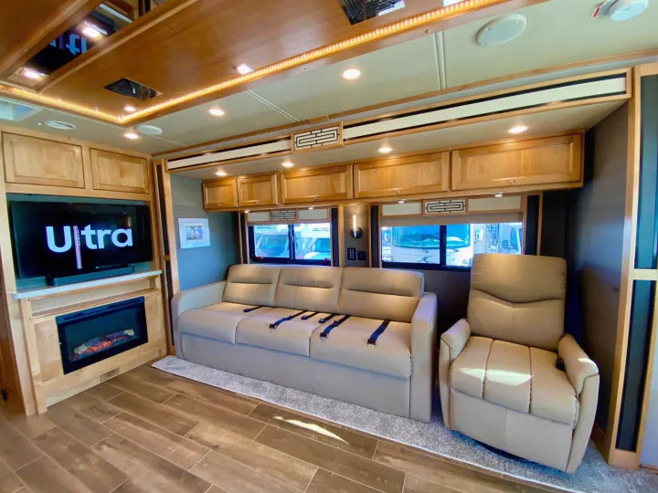 Tiffin Motorhomes Allegro Red 2021