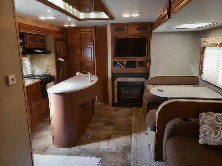Coachmen Freedom Express 2014
