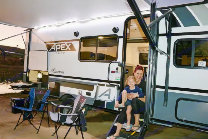 Coachmen Apex 2021