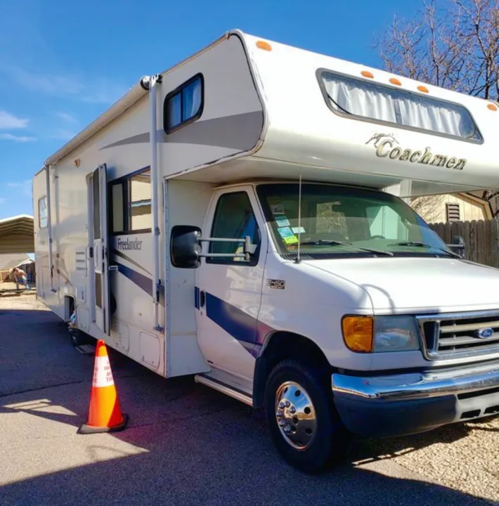 Coachmen Freelander Deluxe/Premier 2005