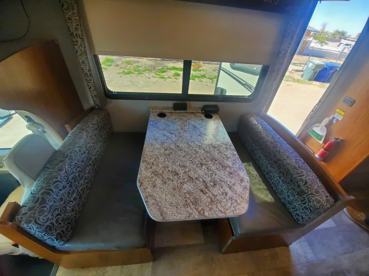 Forest River Sunseeker 2018