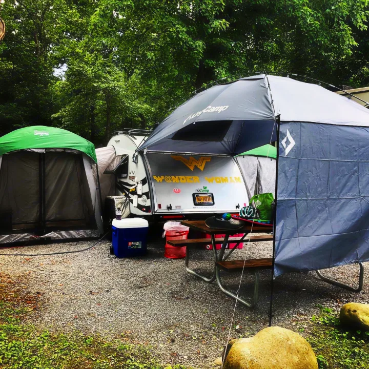 Use of attachable side tents and canopy. nüCamp T@g XL Boondock Edge 2020