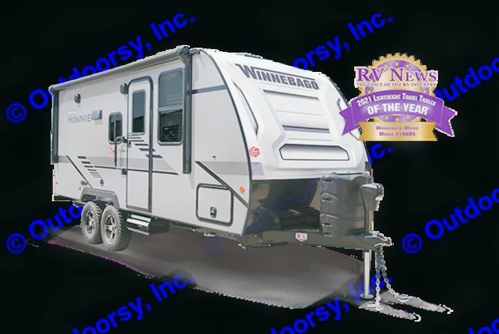 Light gray Winnebago Minnie Micro travel trailer, 2021 Lightweight Travel Trailer of the Year. An ideal rv rental for adventures.. Winnebago Minnie Winnie 2022
