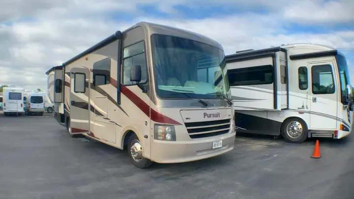 Coachmen Pursuit 2015