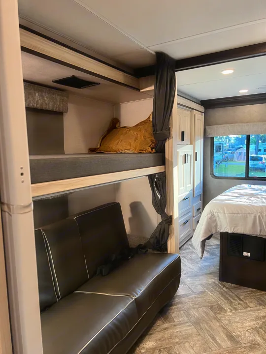 Bunk beds. Forest River Sunseeker 2022