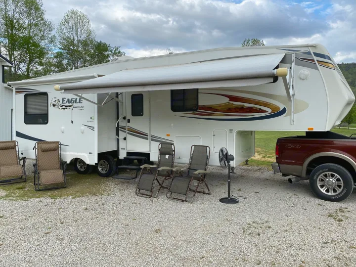 Chairs included. Jayco Eagle 2011