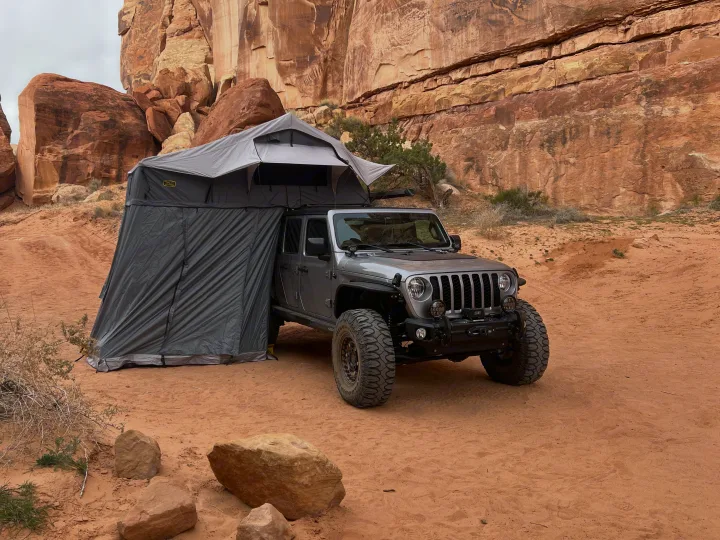 Add on annex for more privacy and room.. Smittybilt Overlander XL Gen 2 RTT 2021