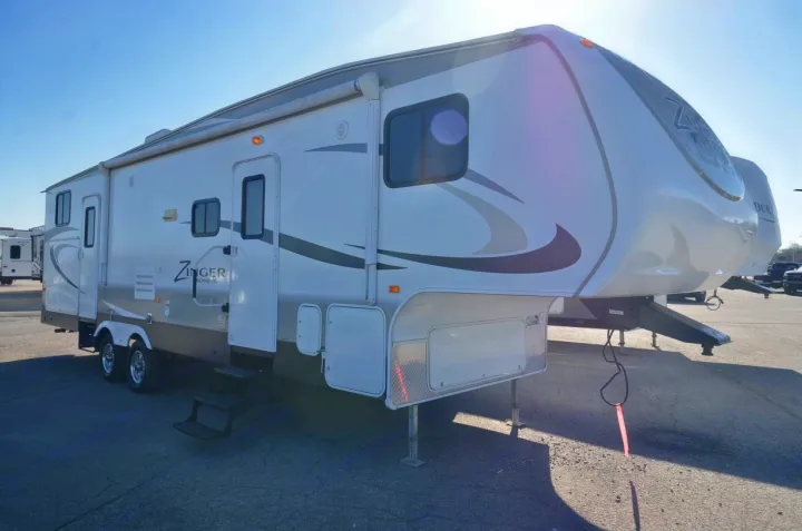 Crossroads RV Zinger 2014