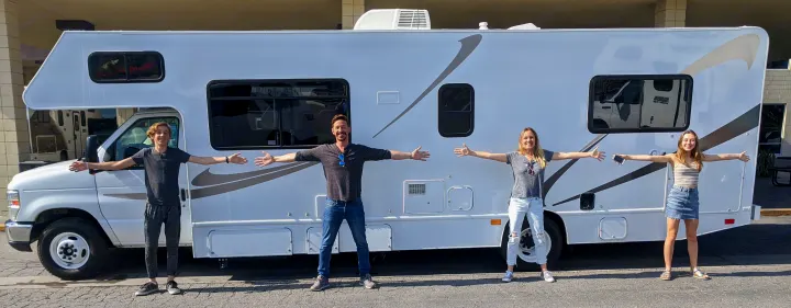 When you are standing on the driver's side with everyone on your trip extending their arms! :). Thor Majestic 2015
