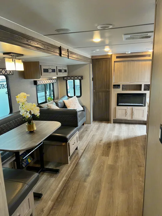 Coachmen Freedom Express Liberty Edition Bunk House 2020