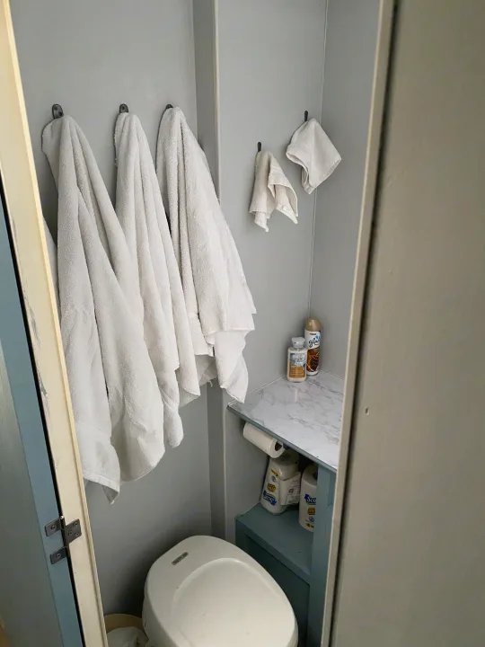 Towels available in the bathroom. *per request only. Fleetwood Mallard 2000