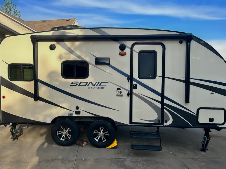 Exterior Passenger Side. Venture Sonic 2018