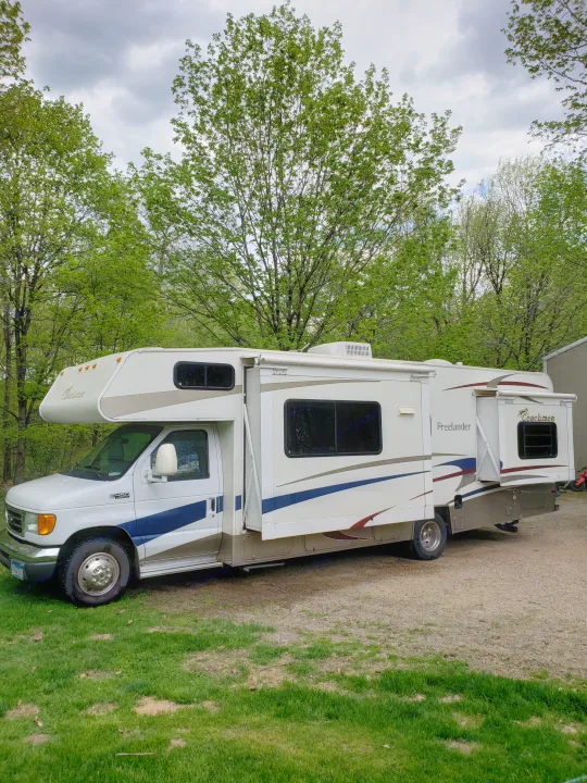 Coachmen Freelander Deluxe/Premier 2005