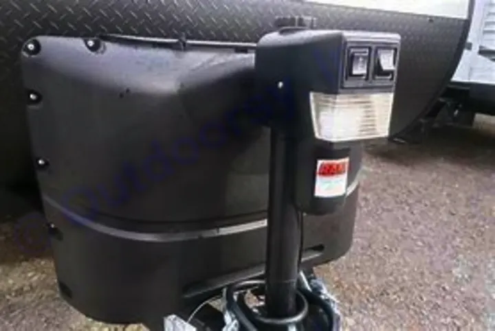 RV rental travel trailer hitch: black propane tank cover and electric tongue jack with light. Ready for your adventure.. Forest River Salem Cruise Lite 2018