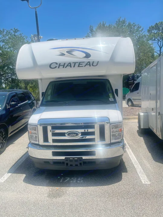 Thor Motor Coach Chateau 2022