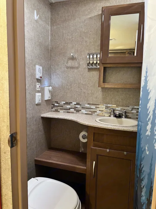 Coachmen Apex 2016