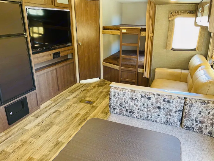 Keystone RV Hideout 2018