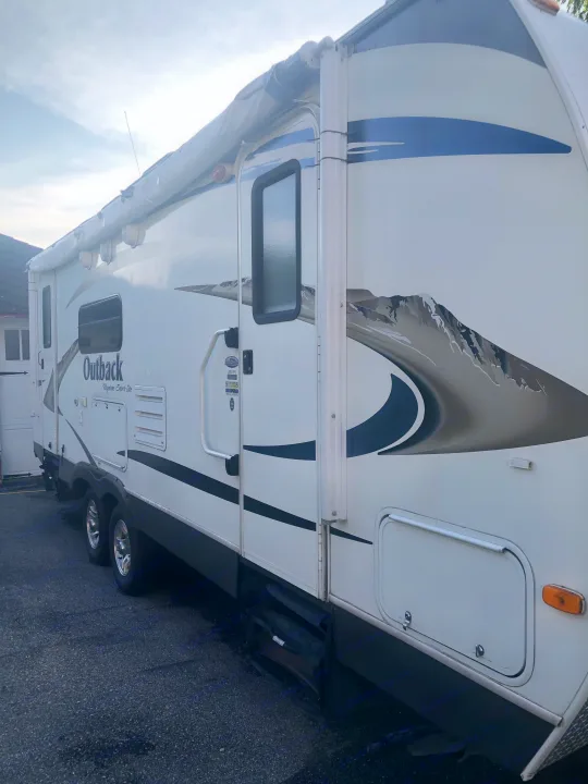 Keystone RV Outback 2011