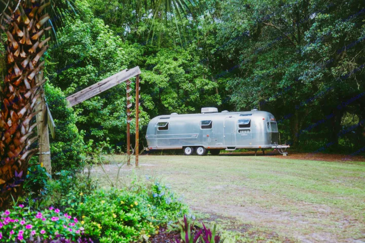 Airstream Land Yacht 1973