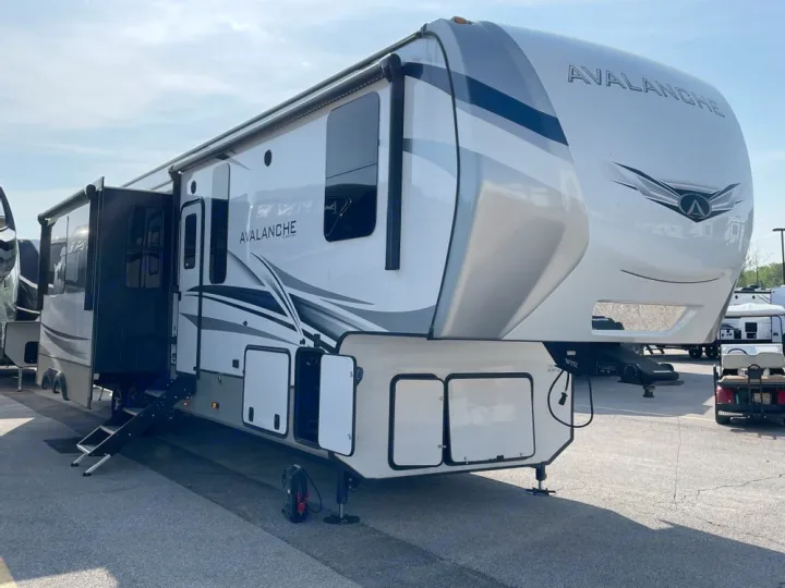 A spacious Avalanche fifth-wheel RV, ideal for your next RV rental or camping getaway. See its extended slide-outs.. Keystone RV Alpine Avalanche Edition 2025