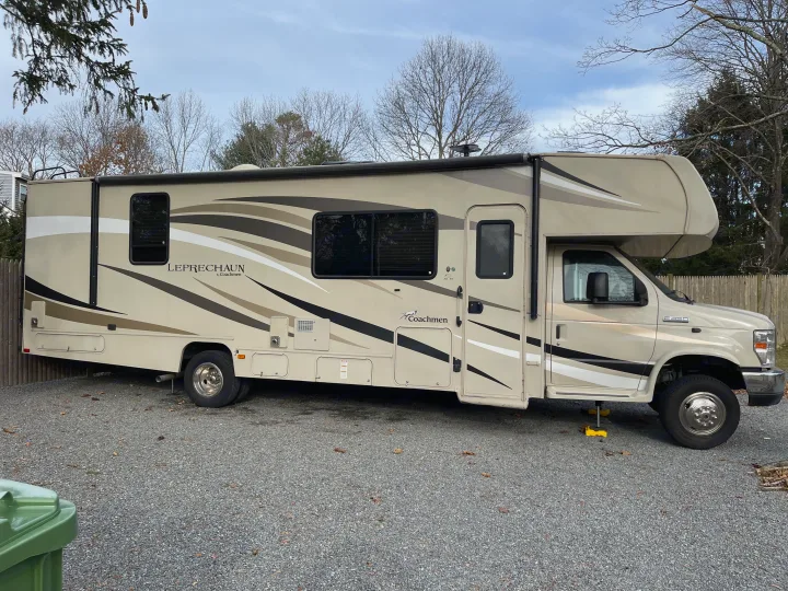 Forest River Coachmen Leprechaun 2019