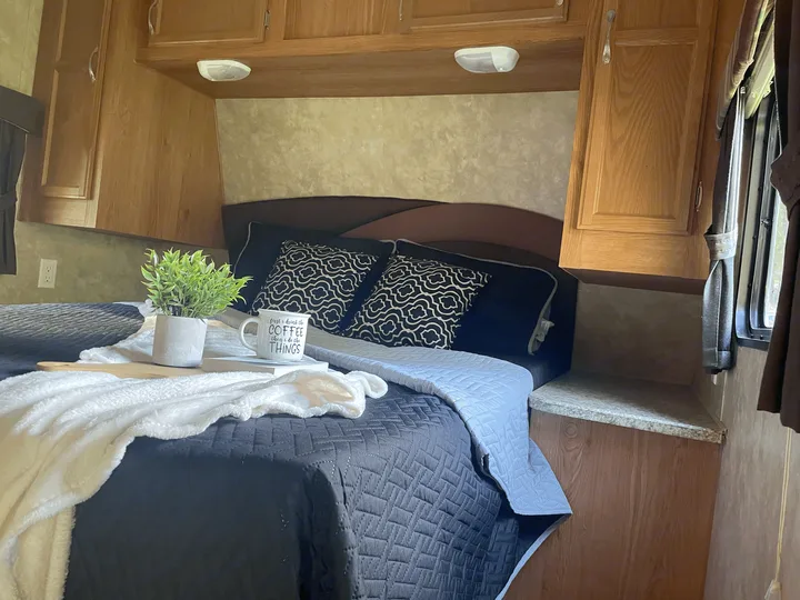 Linens provided for master suite.. Jayco Jay Flight 2009
