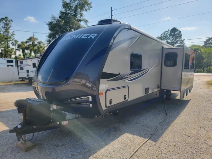 Spacious Premier travel trailer, perfect for your next rv rental. Modern design with extended slide-out.. Keystone RV Premier UltraLite 29RKPR 2021
