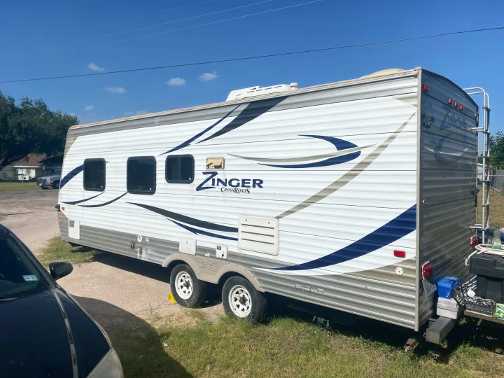 Crossroads RV Zinger 2012