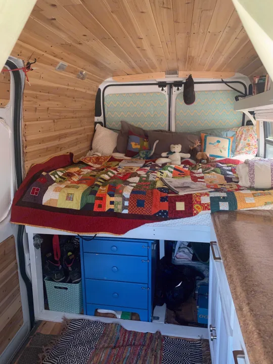 RV queen-size mattress comes with a sliding shelf and foot cushion for taller guests. Dodge 1500 2016