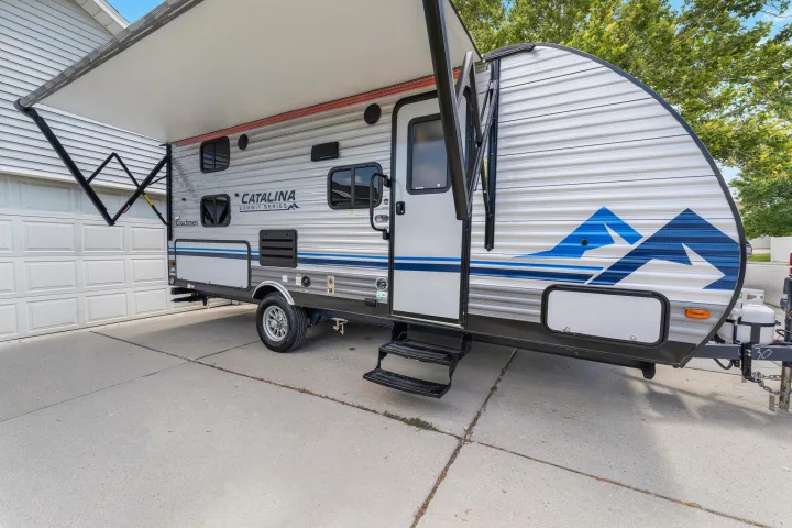 Coachmen Catalina Summit Series 7 184BHS 2022