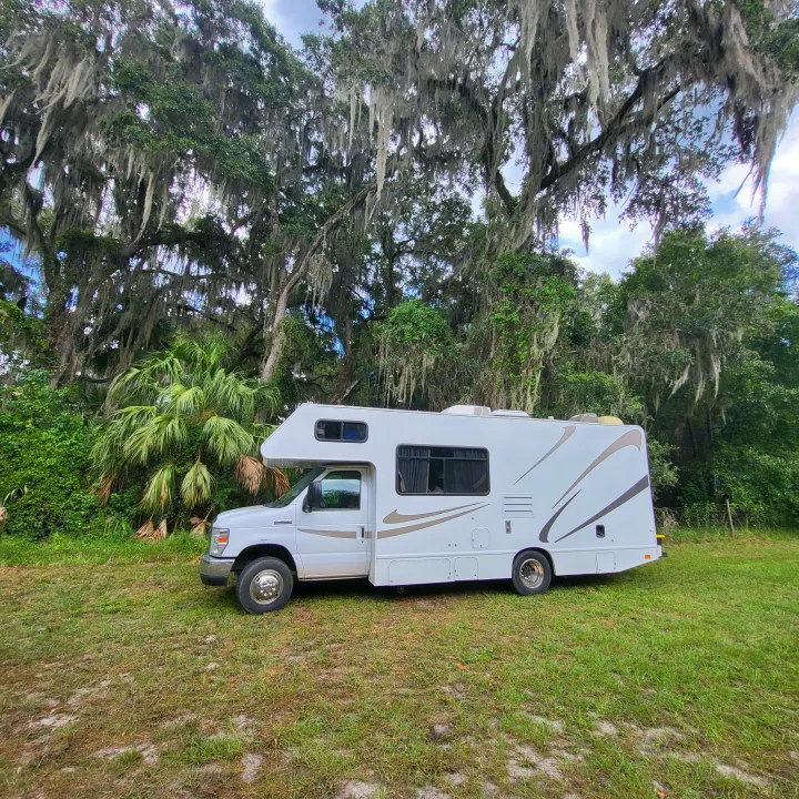Thor Motor Coach Four Winds Majestic 2017