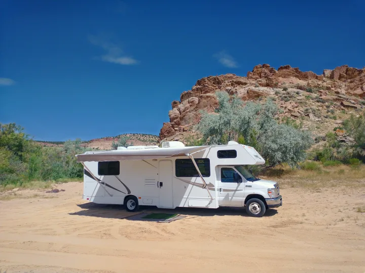 Beach life at Flaming Gorge, Wyoming side.. Thor Majestic 2015