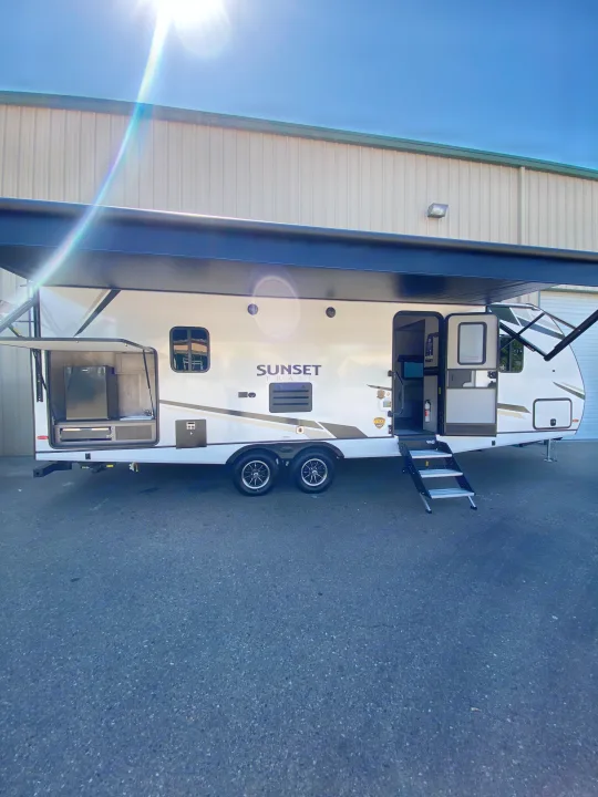 Crossroads RV Sunset Trail Super Lite 2022