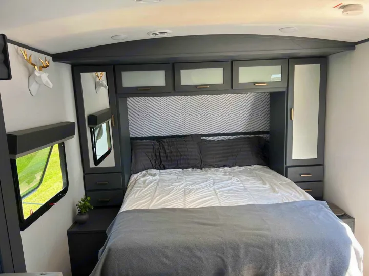Keystone RV Bullet Premier Ultra Lite 2022