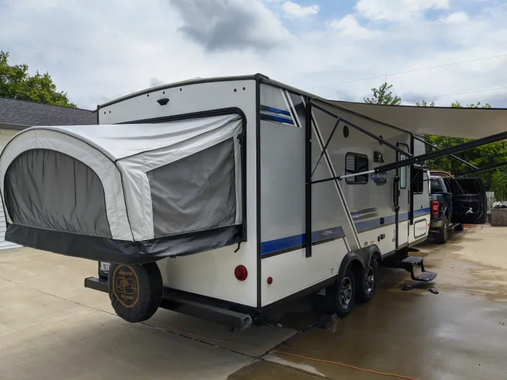 Spacious Jayco Jay Feather RV rental with extended awning and pop-out bed, perfect for camping adventures.. Jayco Jay Feather 2019