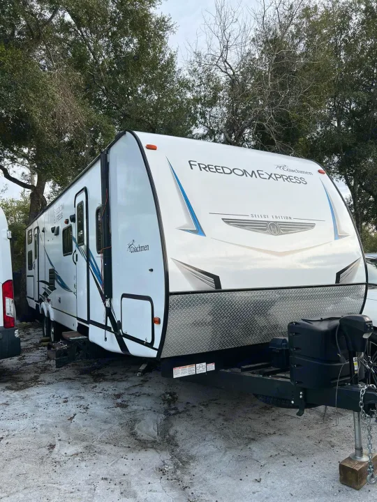 Coachmen Freedom Express 2021