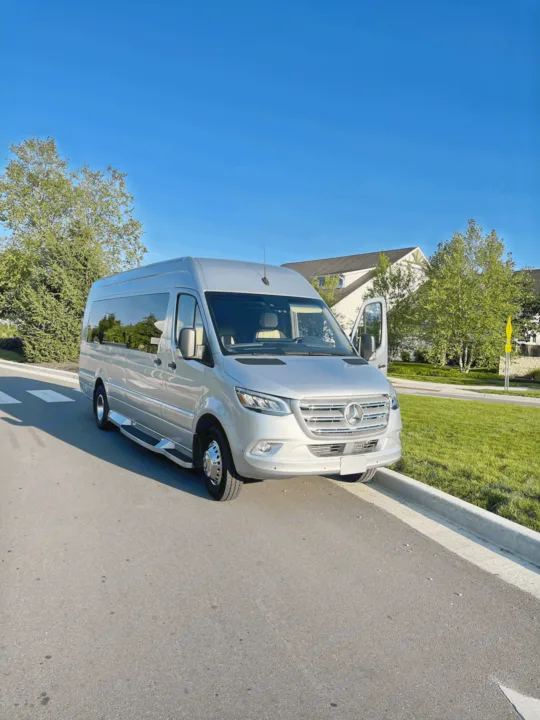 10 passenger day cruiser. Midwest Automotive Designs Midwest Automotive Designs Class B 2021