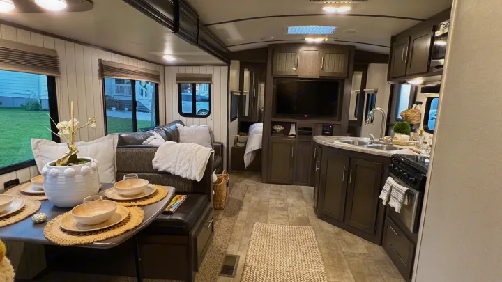Crossroads RV Sunset Trail Super Lite 2018