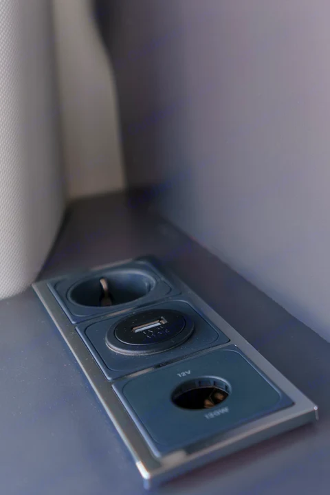 RV rental convenience: Integrated power outlets – AC, USB, and 12V 150W – for charging devices on the go.. Panama P10+ 2023