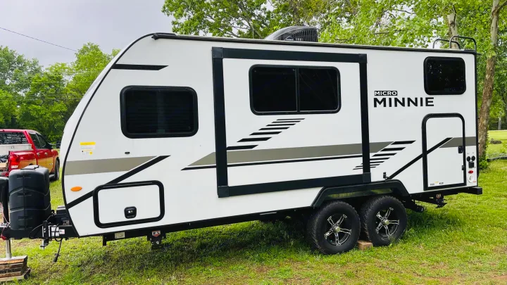 Slide retracted. Winnebago Micro Minnie 2021
