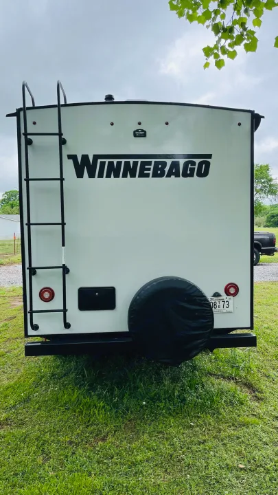 Spare tire, outdoor shower, ladder to walkable roof. Winnebago Micro Minnie 2021