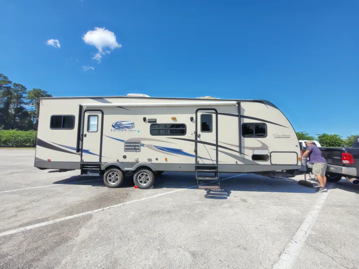 Coachmen Freedom Express 2014
