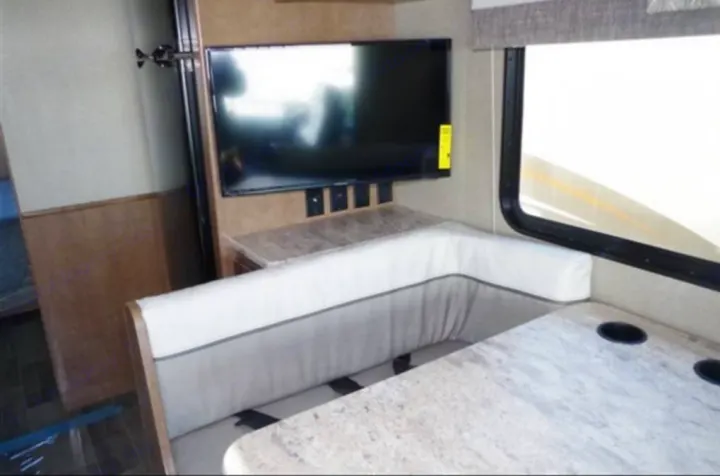 Winnebago Intent 2020