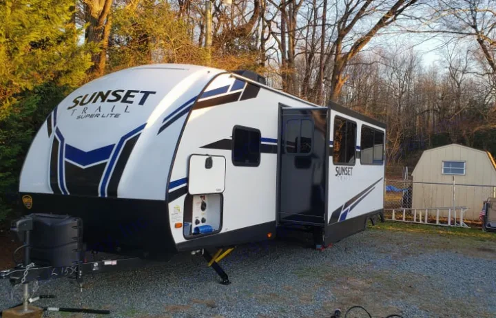 Slide out . Crossroads Sunset Trail Ultra Lite 2020