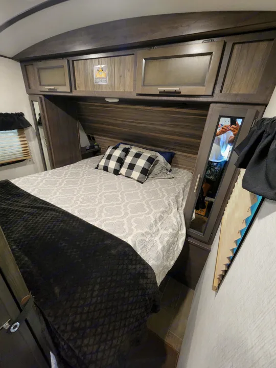 KING BED. Crossroads Sunset Trail Ultra Lite 2020